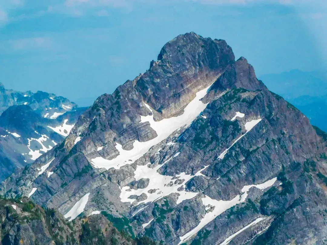 The Cascades and inland Pacific Northwest ranges (Image Credits: Unsplash)