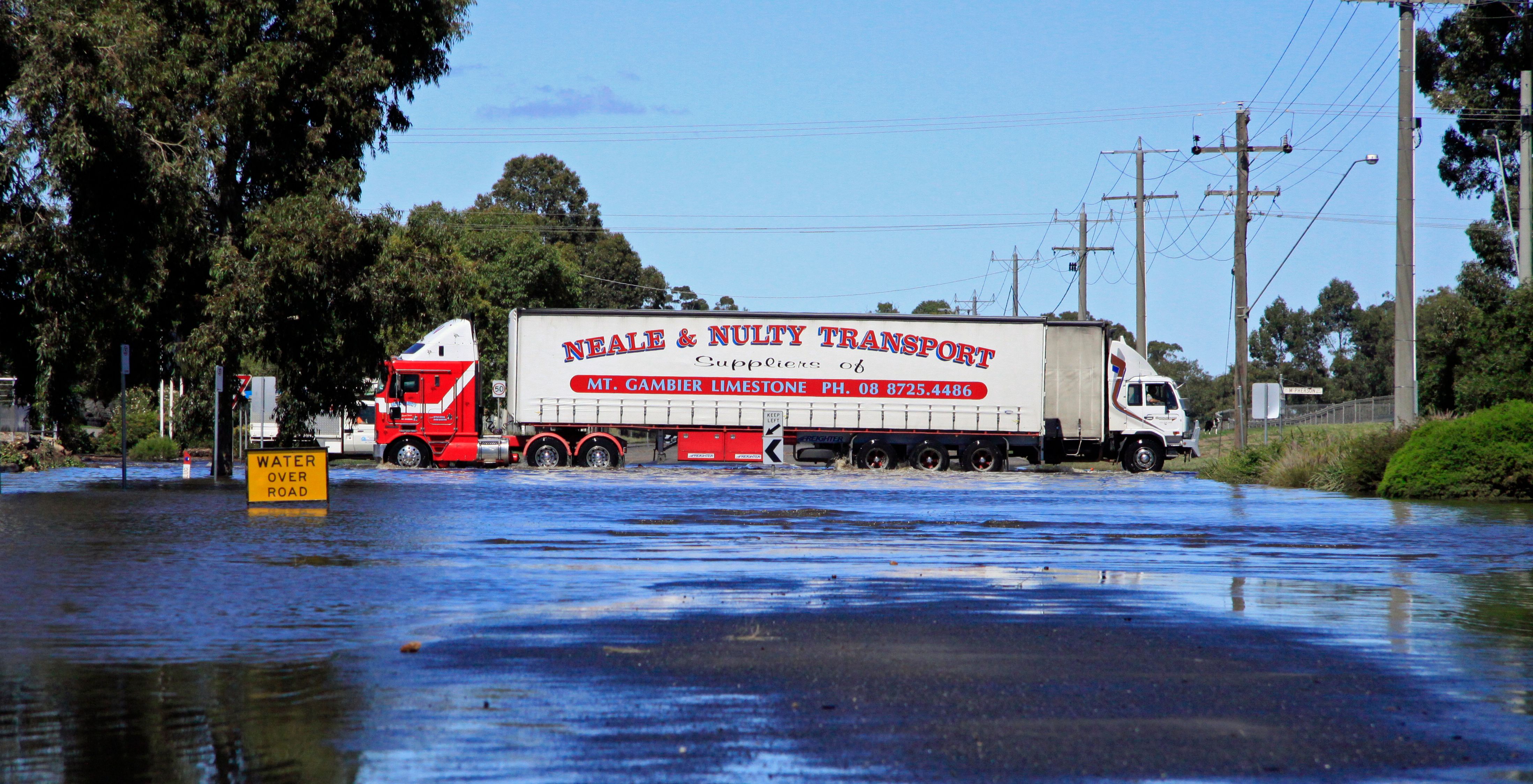 Food Transportation Costs Climbing Due to Extreme Weather (image credits: wikimedia)