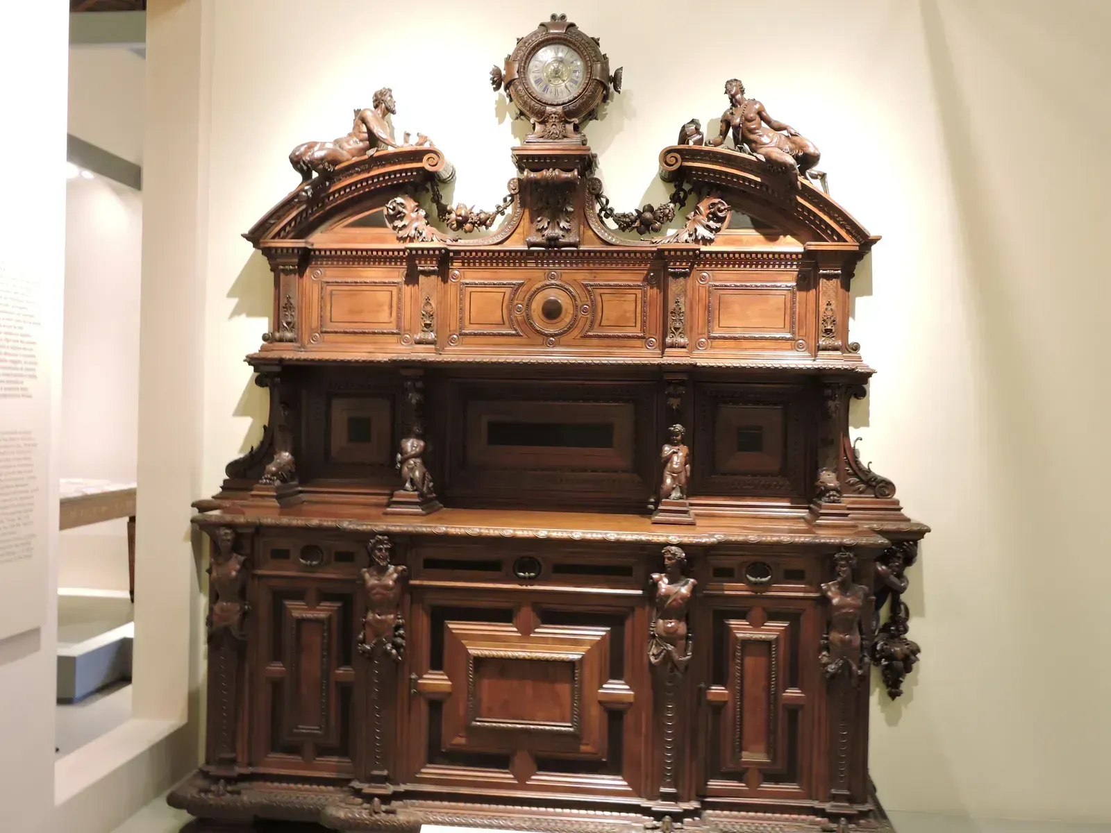 1. Furniture (By Harvinder Chandigarh, CC BY-SA 4.0)