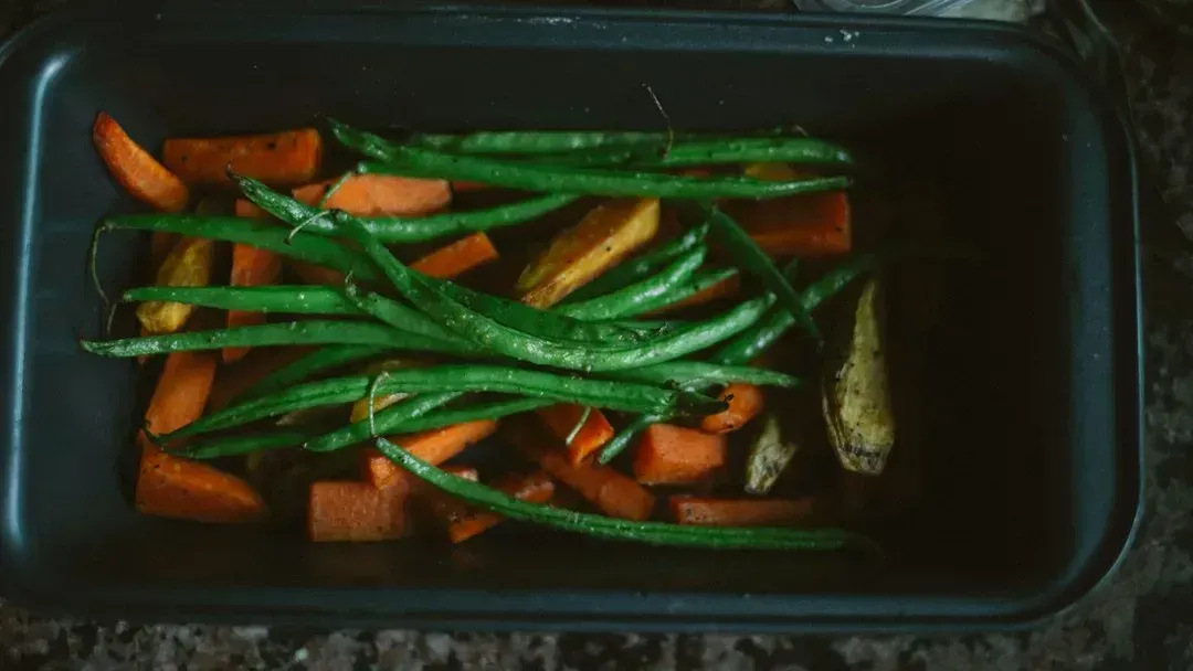 Microwaving destroys nutrients in food (Image Credits: Unsplash)