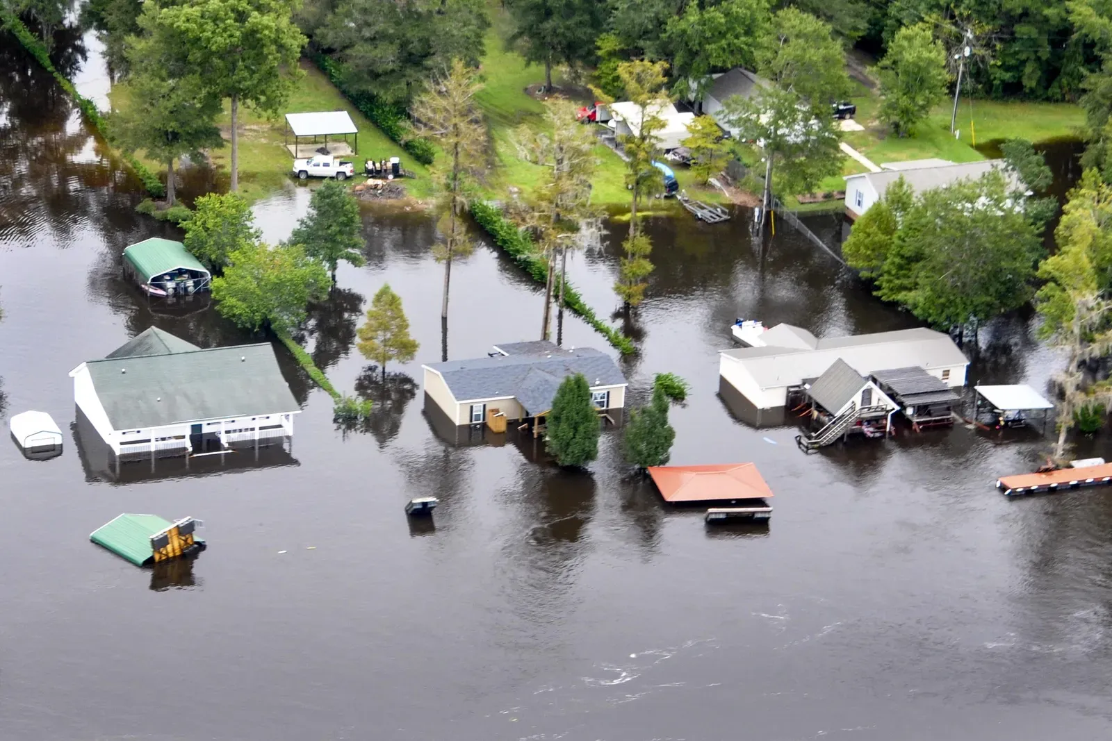 6. South Carolina (Coast Guard overflight of South Carolina flooding, Public domain)