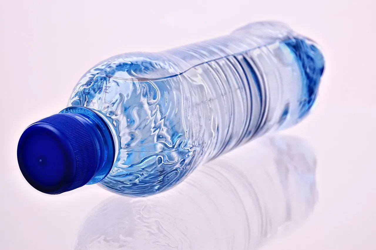 4. Loose bottle caps and lids (Image Credits: Pixabay)