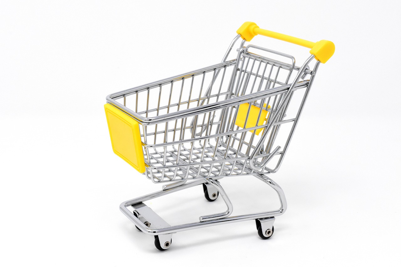 Create Strategic Shopping Lists (image credits: pixabay)