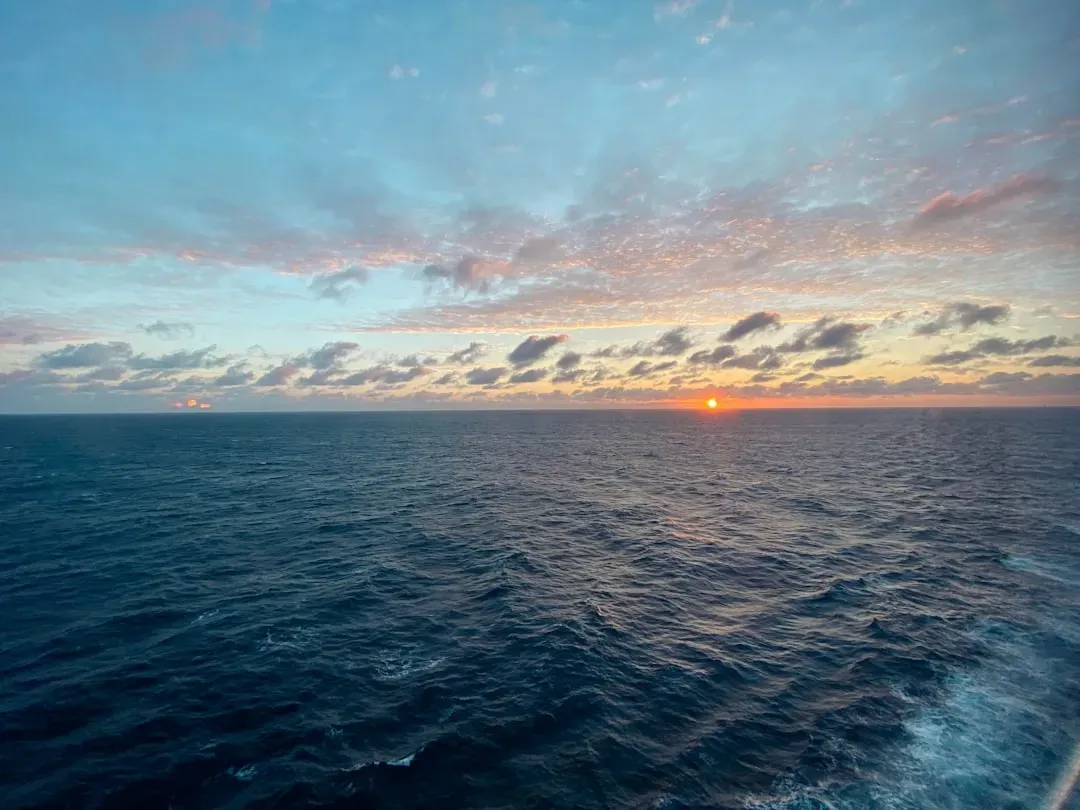 Why the Pacific Ocean acts like a thermostat (Image Credits: Unsplash)