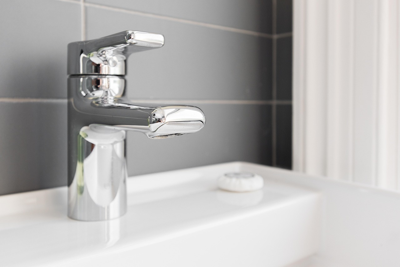 Install Water-Saving Fixtures (image credits: pixabay)