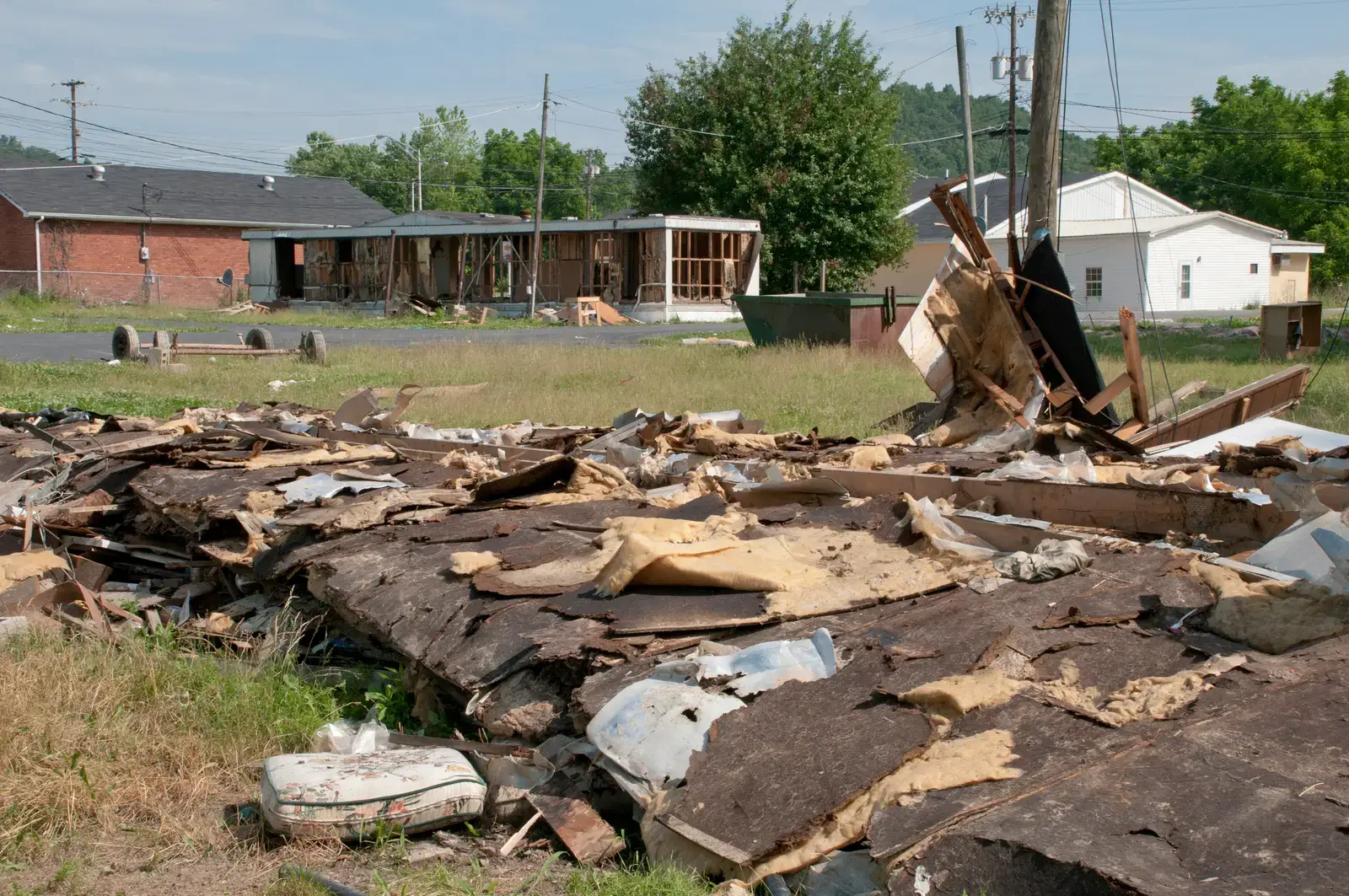 Kentucky and West Virginia's Appalachian hollows (This image is from the FEMA Photo Library (obsolete as of 2019).An archived copy may be found at the Wayback Machine (note: link may be permanently dead, as not all photos were backed up in this way).If the FEMA link is permanently dead, the photo can be found at NARA Access to Archival Databases (only works if photo was taken between 1989 and October 2004), or at City-data.com., Public domain)