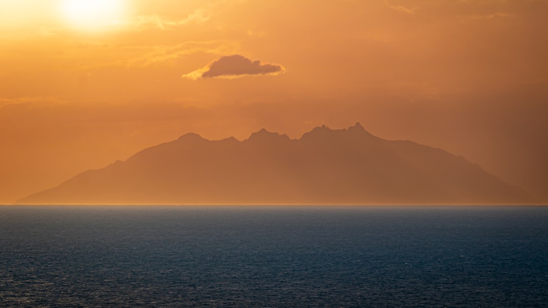The Temperature Contrast Game (image credits: unsplash)