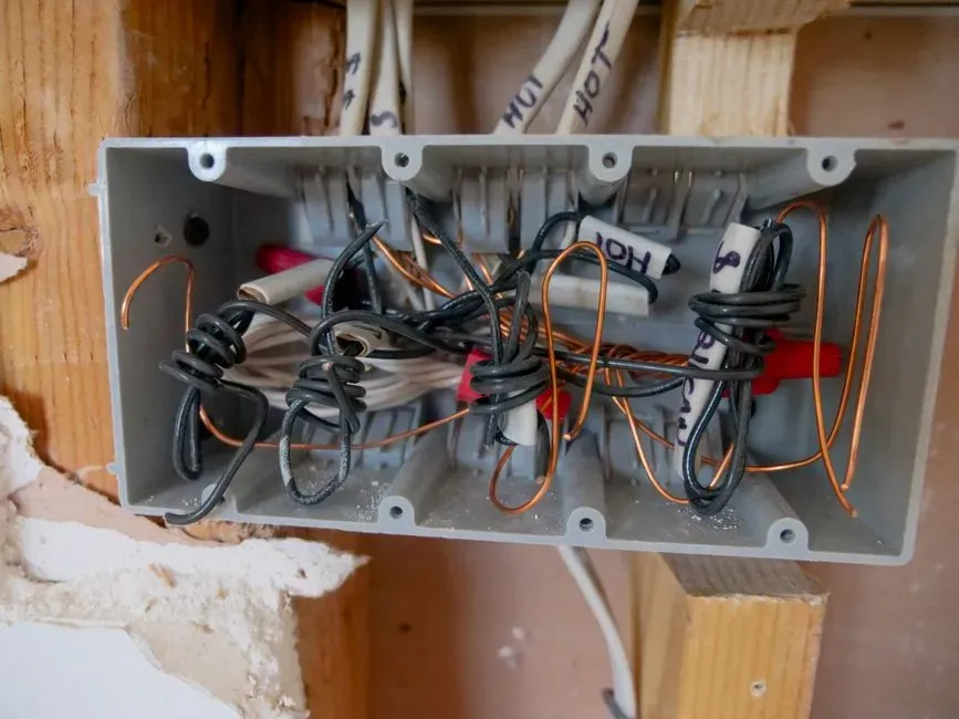 6. Dedicated, heat-tolerant wiring for HVAC and major appliances (Image Credits: Pexels)