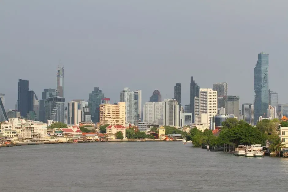 Bangkok, Thailand: sinking beneath its own weight (Image Credits: Pexels)