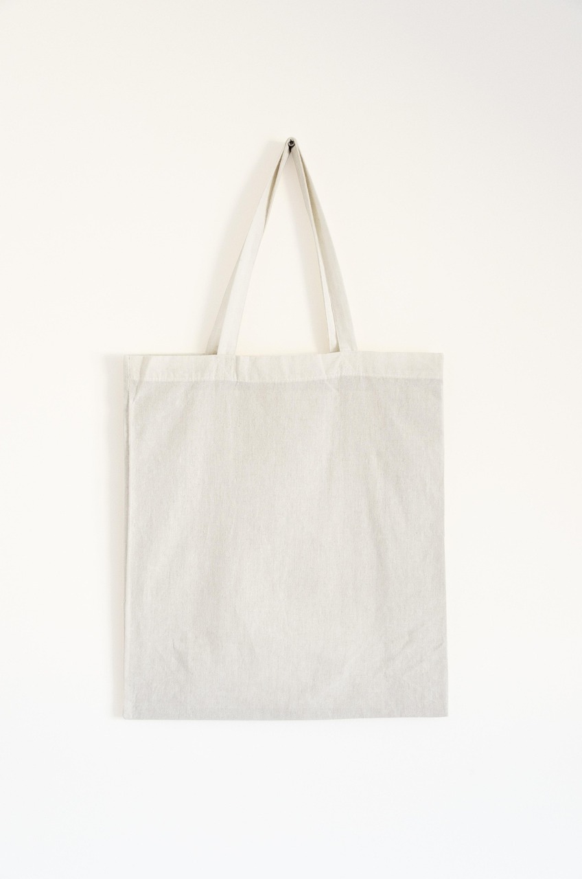 The Hidden Carbon Cost of Cotton Totes (image credits: pixabay)