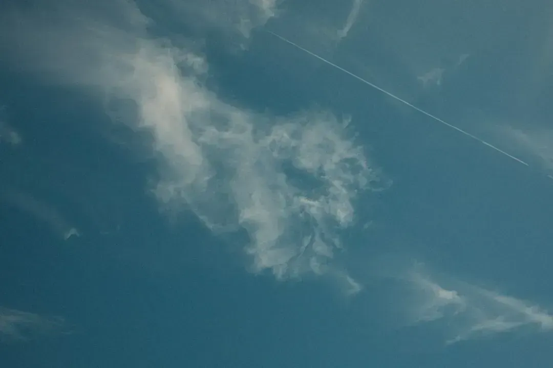 5. Wispy Cirrus Clouds That Thicken Over Time (Image Credits: Unsplash)