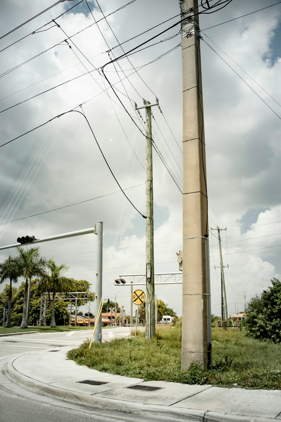 Florida - The Sunshine State's Shadow of High Costs (image credits: unsplash)