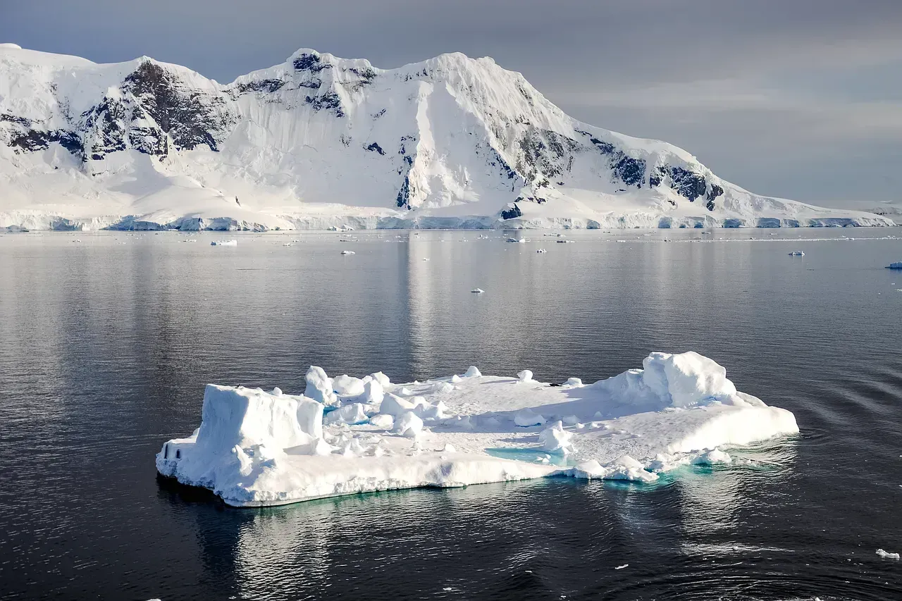 2. West Antarctica (Image Credits: Pixabay)