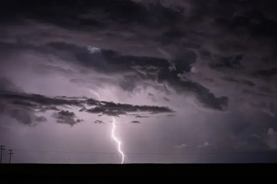9. St. Louis, Missouri - Tornado Outbreaks and Flash Flooding (Image Credits: Pexels)