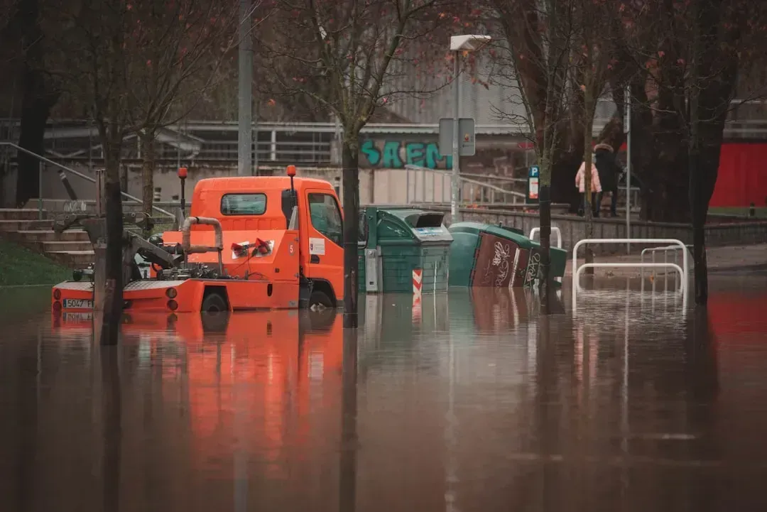Myth 5: Big, Heavy Vehicles Can Safely Drive Through Floodwater (Image Credits: Unsplash)