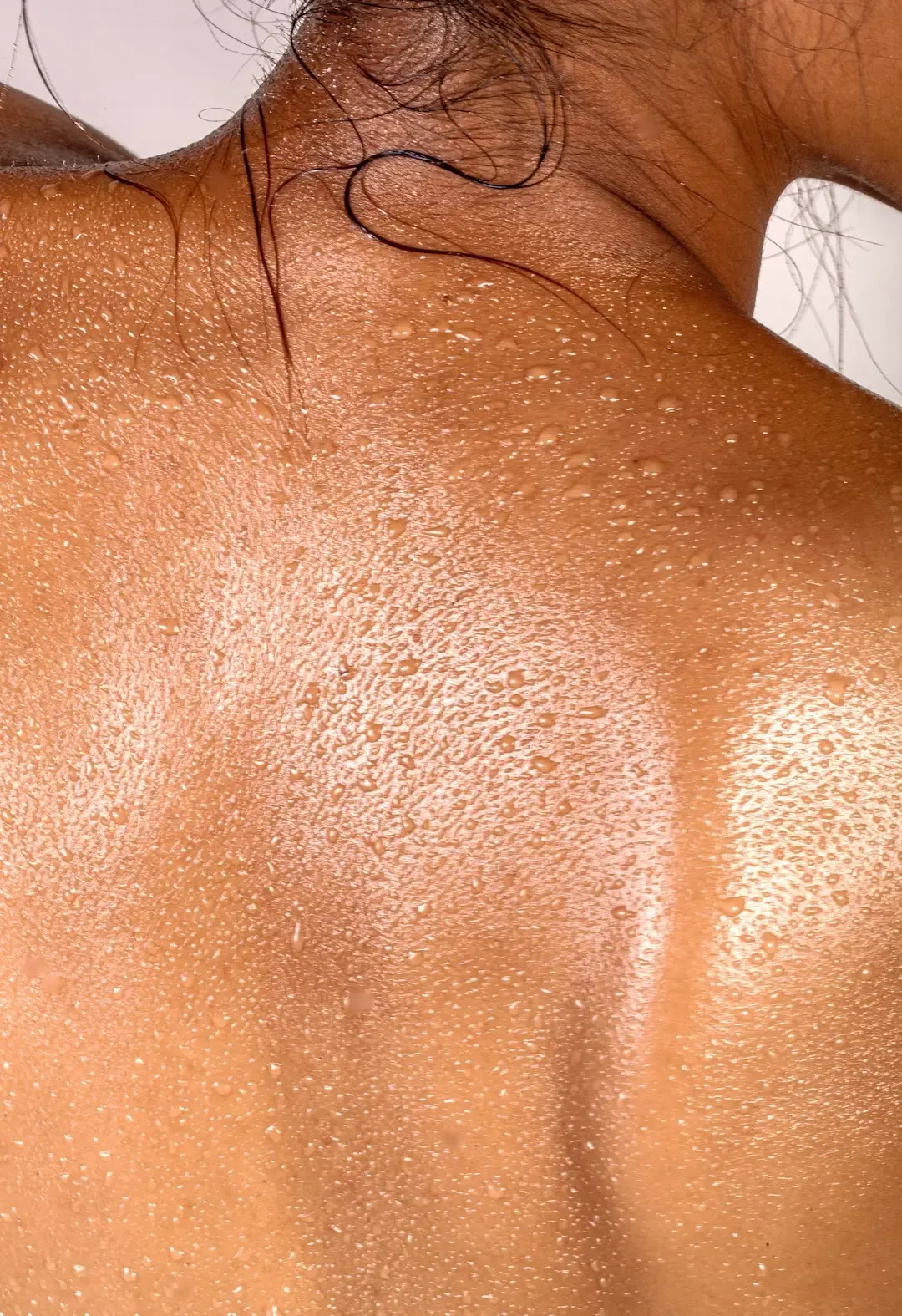Assuming You're Fine Because You're Not Sweating Much (Image Credits: Unsplash)