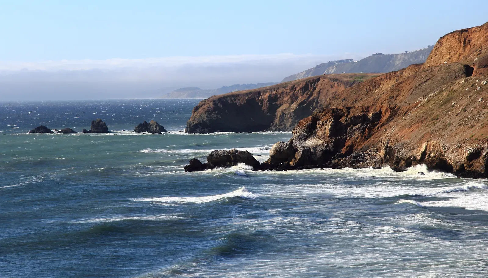 2. Pacifica, California (Mori Point from Rockaway Beach in Pacifica California, CC BY-SA 2.0)