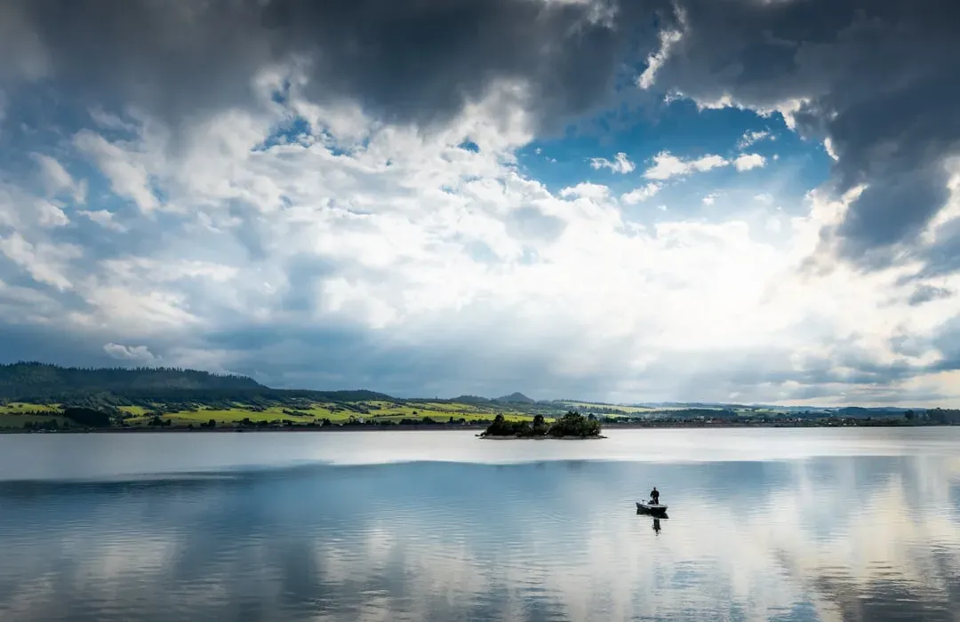 Myth 4: A Calm Spell Always Means a Storm Is Coming (Image Credits: Unsplash)