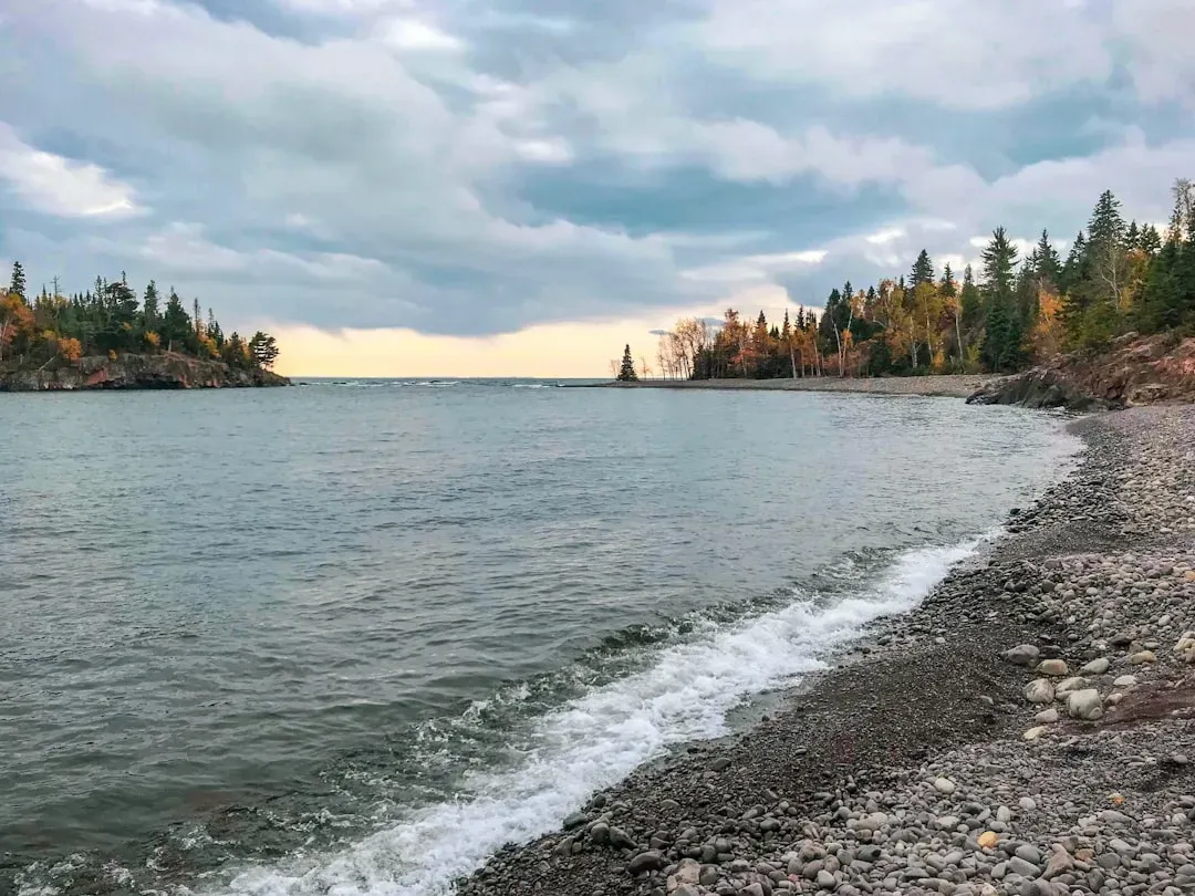 4.5 degrees Fahrenheit: Lake Superior's outlier warming (Image Credits: Unsplash)