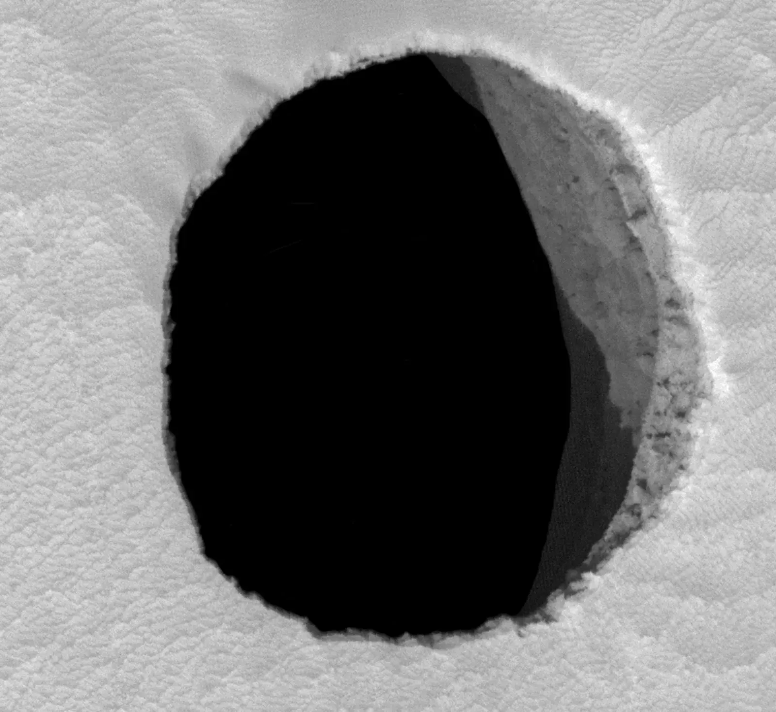 Natural Shelters and Habitat Construction (By NASA / Jet Propulsion Laboratory / University of Arizona, Public domain)