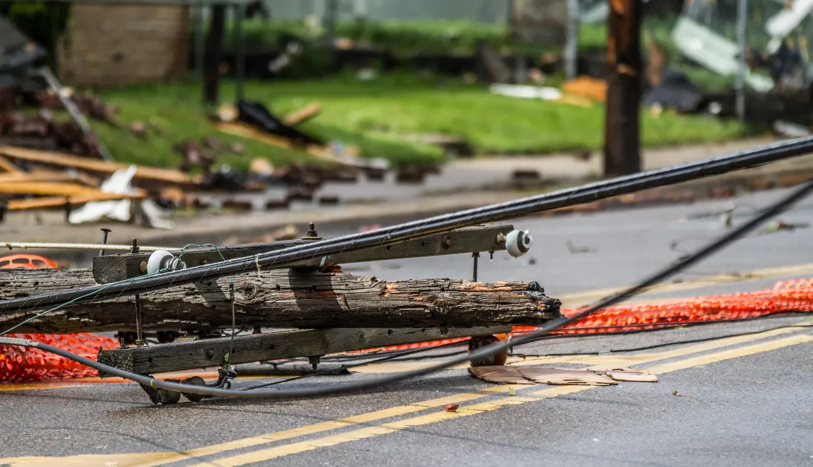 Oklahoma and Kansas: Tornado Alley's flash flood problem (Downed Power Lines, CC BY 2.0)
