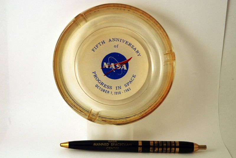 NASA Spent Millions Developing a Space Pen While Russians Used Pencils (image credits: flickr)