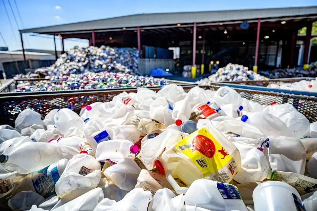 Where all that plastic waste actually ends up (Image Credits: Rawpixel)