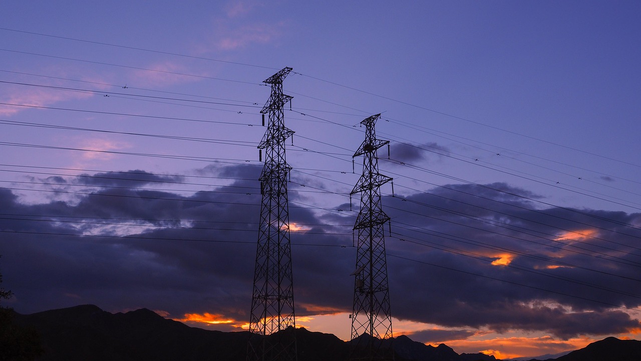 Grid Hardening: A Global Race Against Solar Threats (image credits: pixabay)