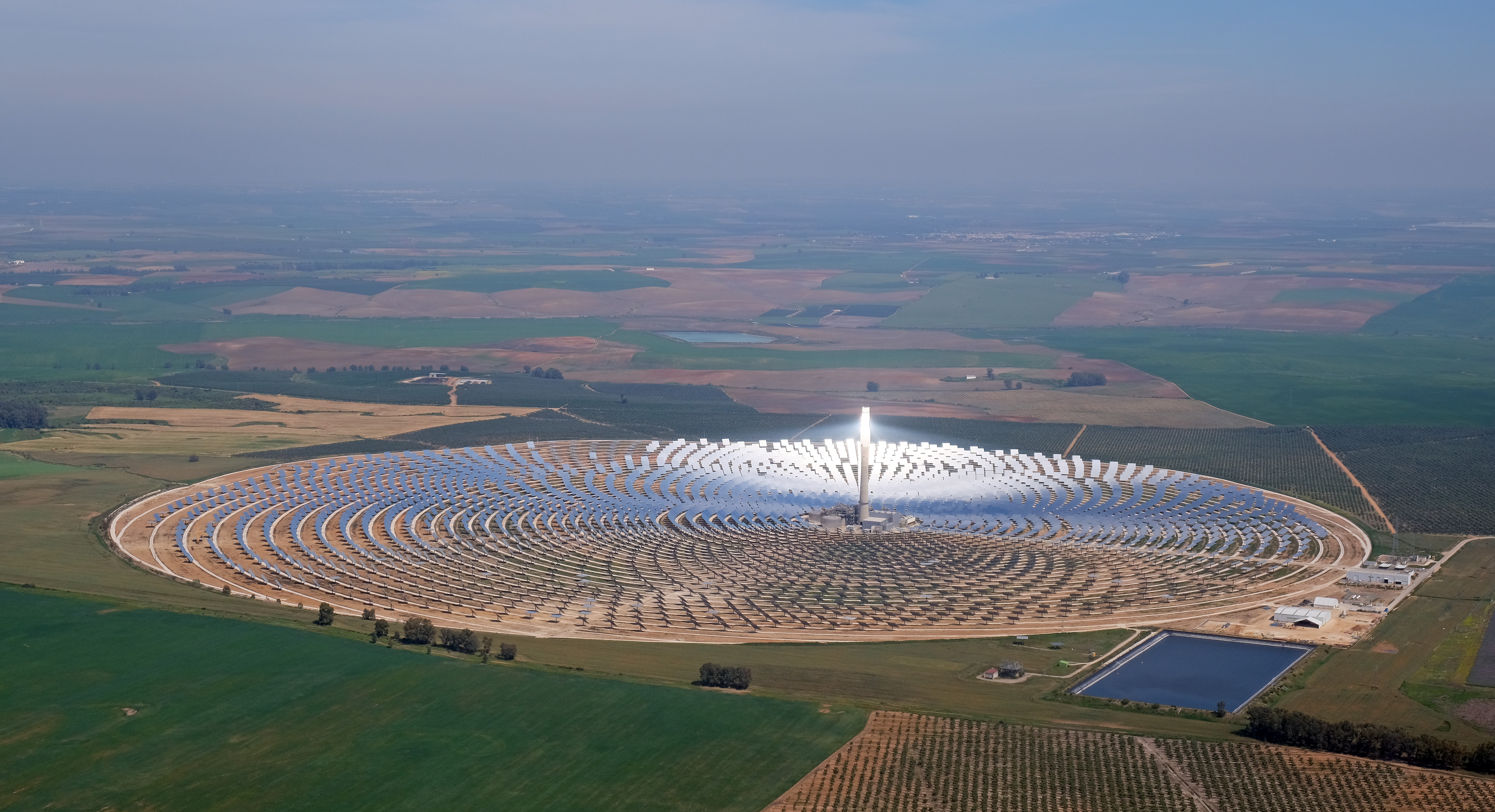 The Gemasolar Thermosolar Plant (Spain) (image credits: wikimedia)