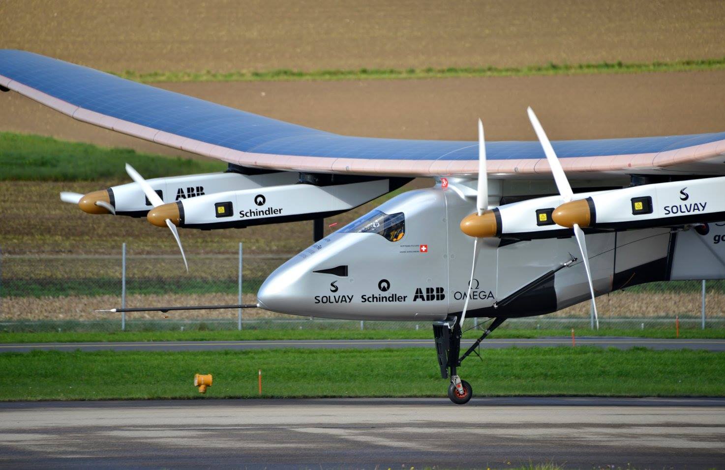 The Solar Impulse 2 (Global) (image credits: wikimedia)