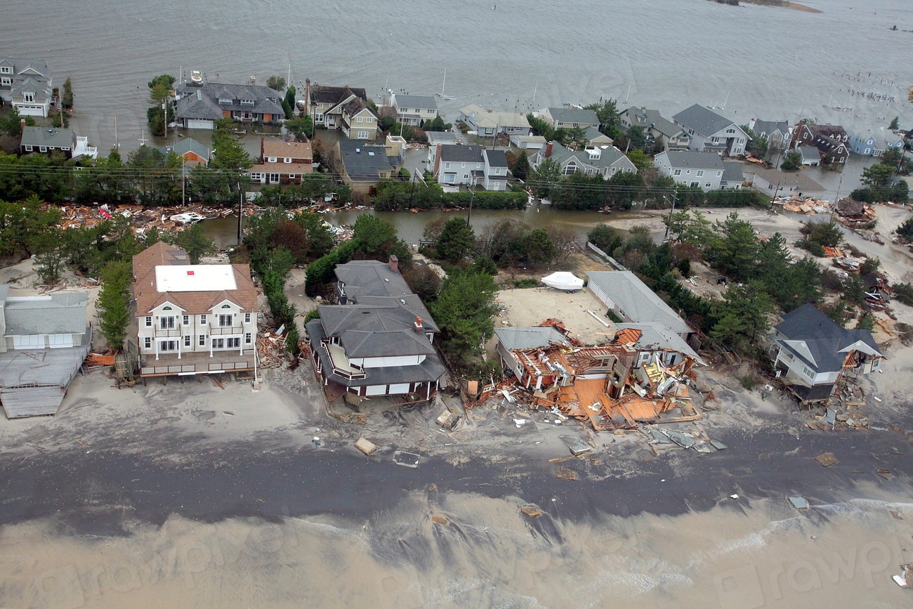 Economic Impact of Hurricanes (image credits: rawpixel)