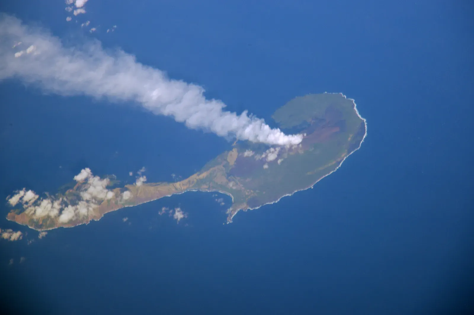 Building the First Continents: From Island Arcs to Ancient Cores (By NASA, Public domain)