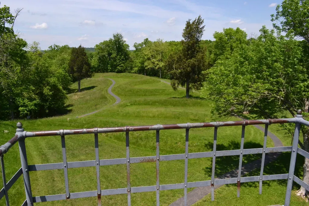 It Contains No Burials or Artifacts Inside the Mound Itself (Mo Kaiwen 莫楷文, Flickr, CC BY 2.0)