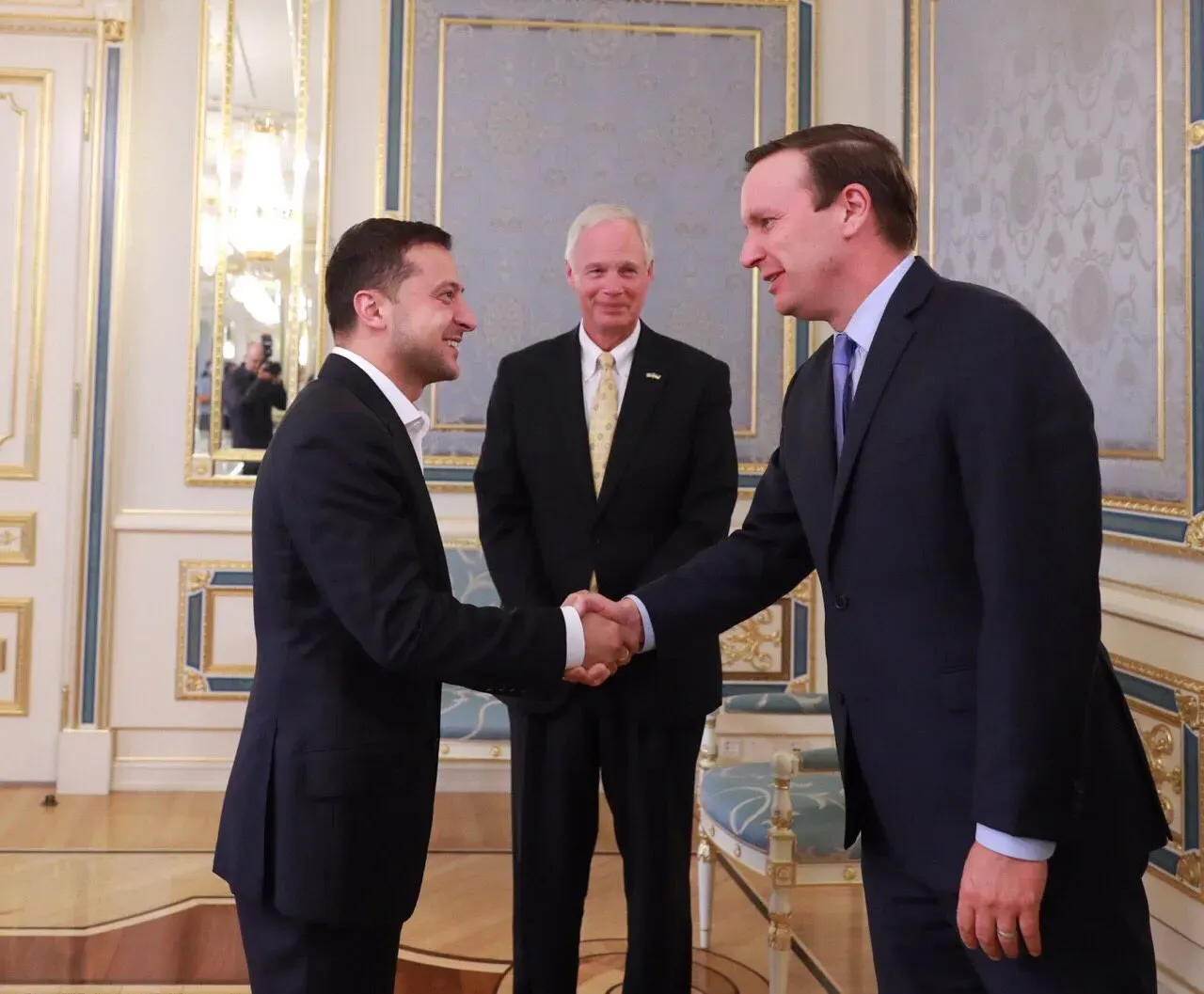 They Admit When They're Wrong Without Drama (Image Credits: Wikimedia)