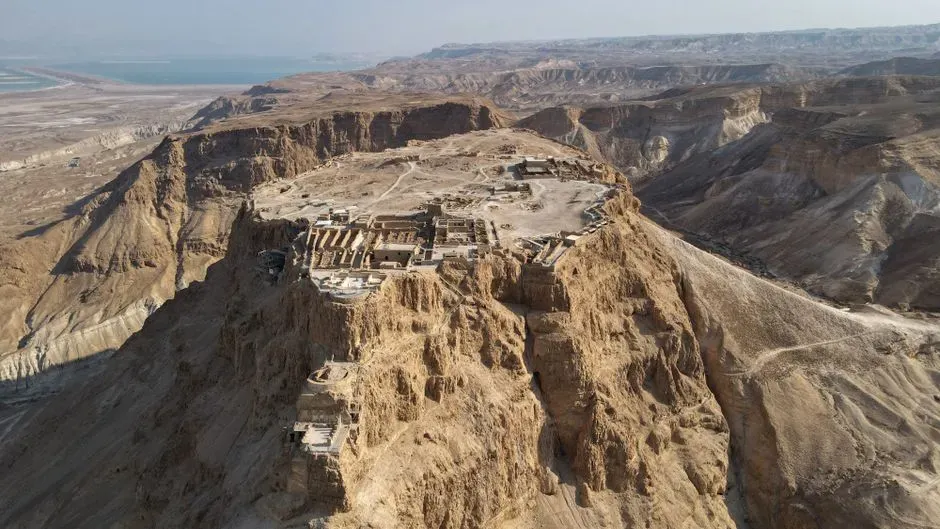 Masada: Fortress Life on a Desert Cliff Edge (Image Credits: Pexels)