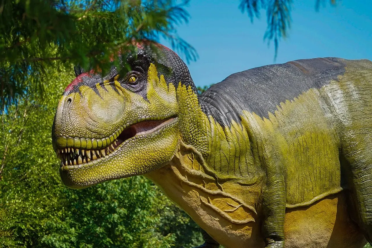 #10 - It Never Actually Had Exposed, Snarling Teeth (Image Credits: Pixabay)