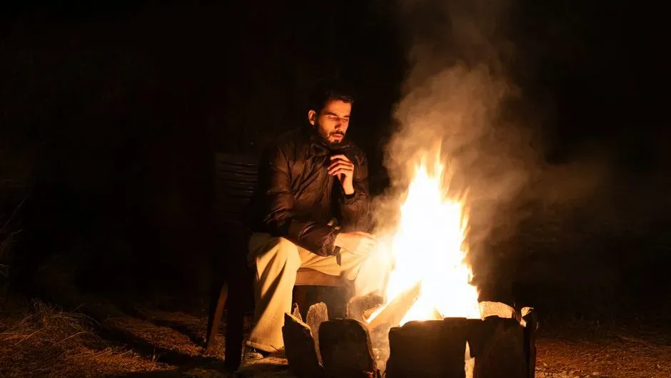 How Flickering Flames Hijack Our Attention (In A Good Way) (Image Credits: Pexels)