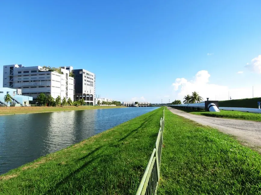 #3 - Old Canal Beds Sit Sealed Beneath City Streets and Parkways (Image Credits: Pexels)
