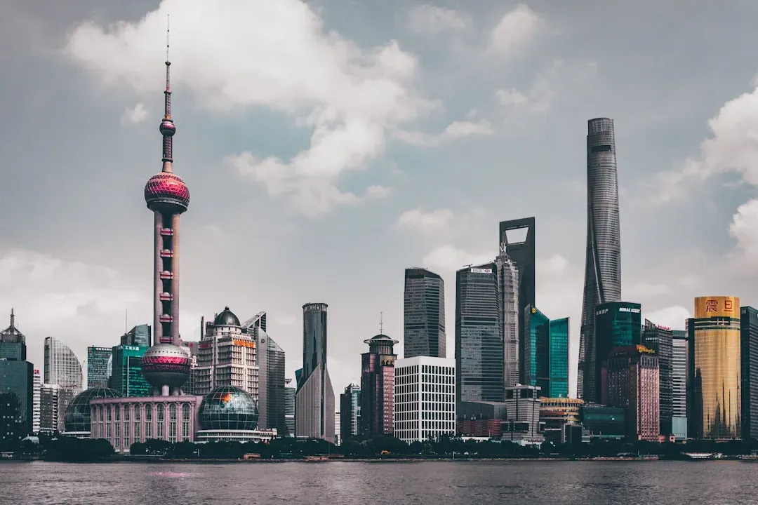 Shanghai’s Soft Delta Beneath the Skyscrapers (Image Credits: Unsplash)