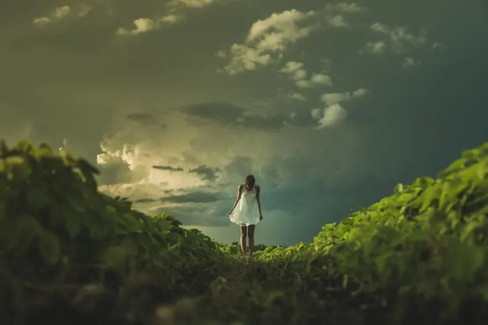 6. Reading The Sky: Clouds, Light, And That Subtle Sense A Storm Is Coming (Image Credits: Stocksnap)