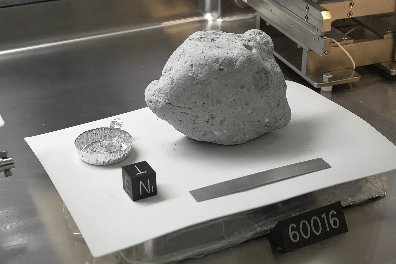 #11 - Several "Moon Rocks" Displayed in Museums Were Fakes (By OptoMechEngineer, CC BY-SA 4.0)