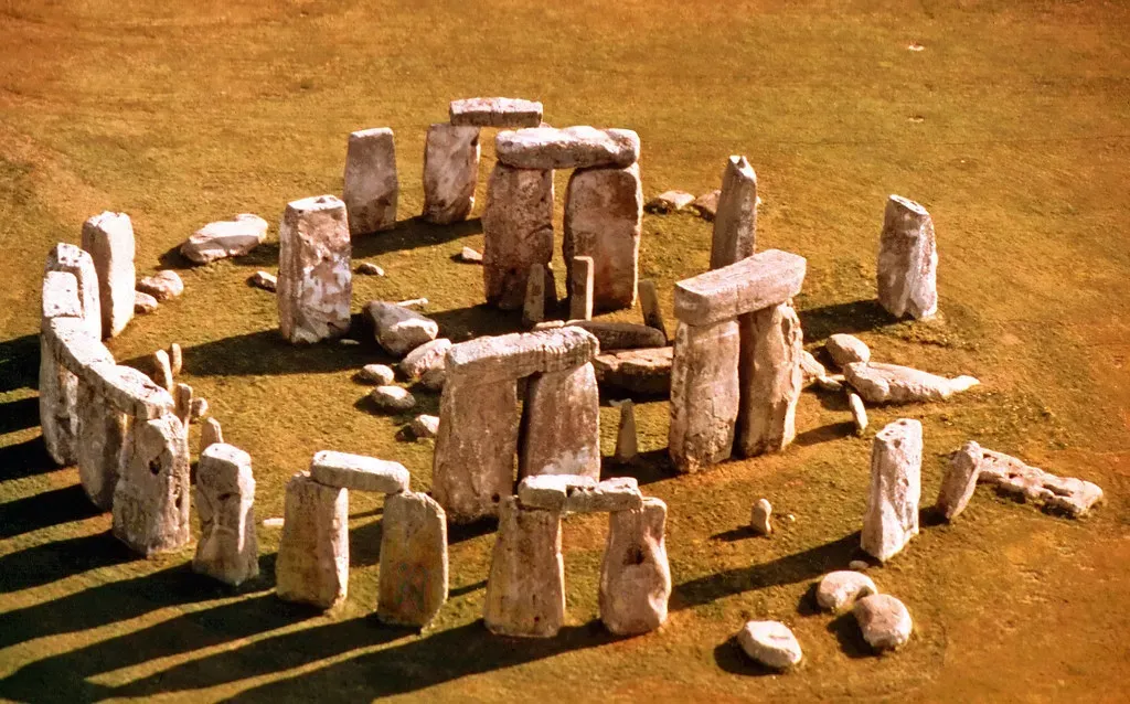 Stonehenge and Its Invisible Landscape (Image Credits: Flickr)