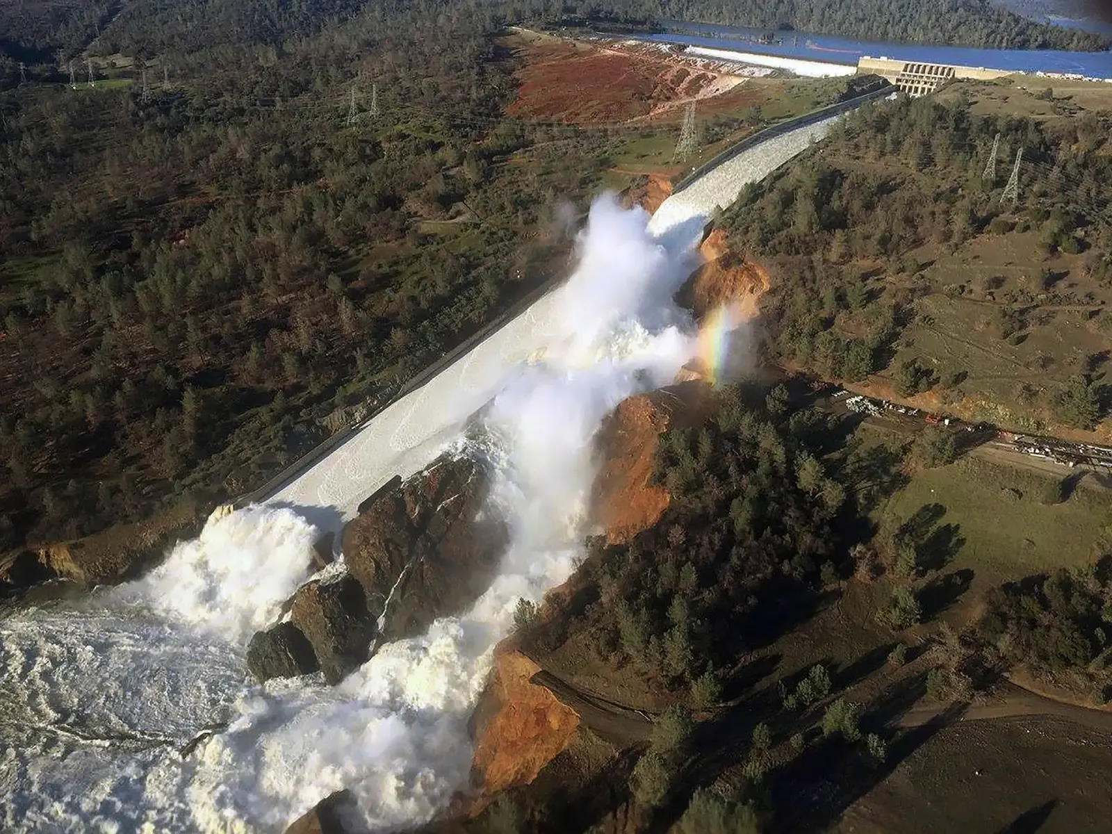 #7 - Oroville Dam, California (California Department of Water Resources -https://www.facebook.com/CADWR/photos/pb.100066946417752.-2207520000/10154430795292449/, Public domain)