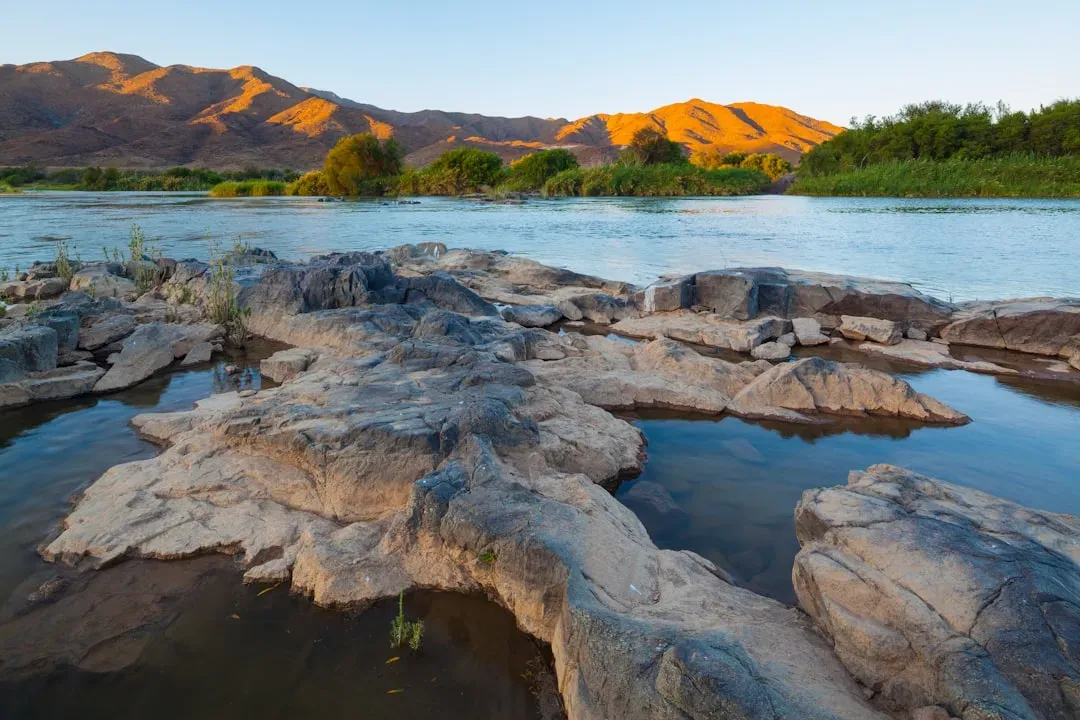 2. Dinosaur Valley State Park, Texas: Footprints in a Living River (Image Credits: Unsplash)