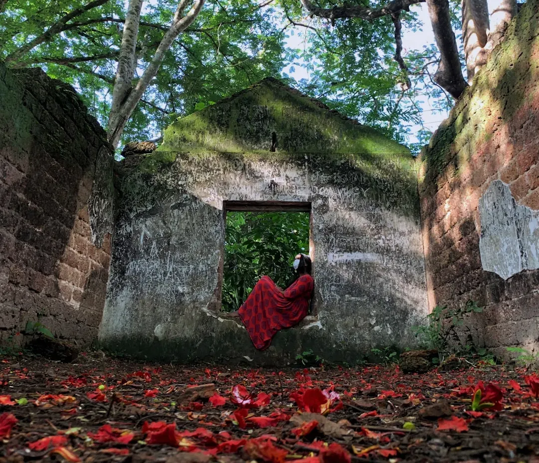 10. You Are Drawn to Hidden Places and Quiet Corners (Cancer, Pisces, Scorpio) (Image Credits: Unsplash)