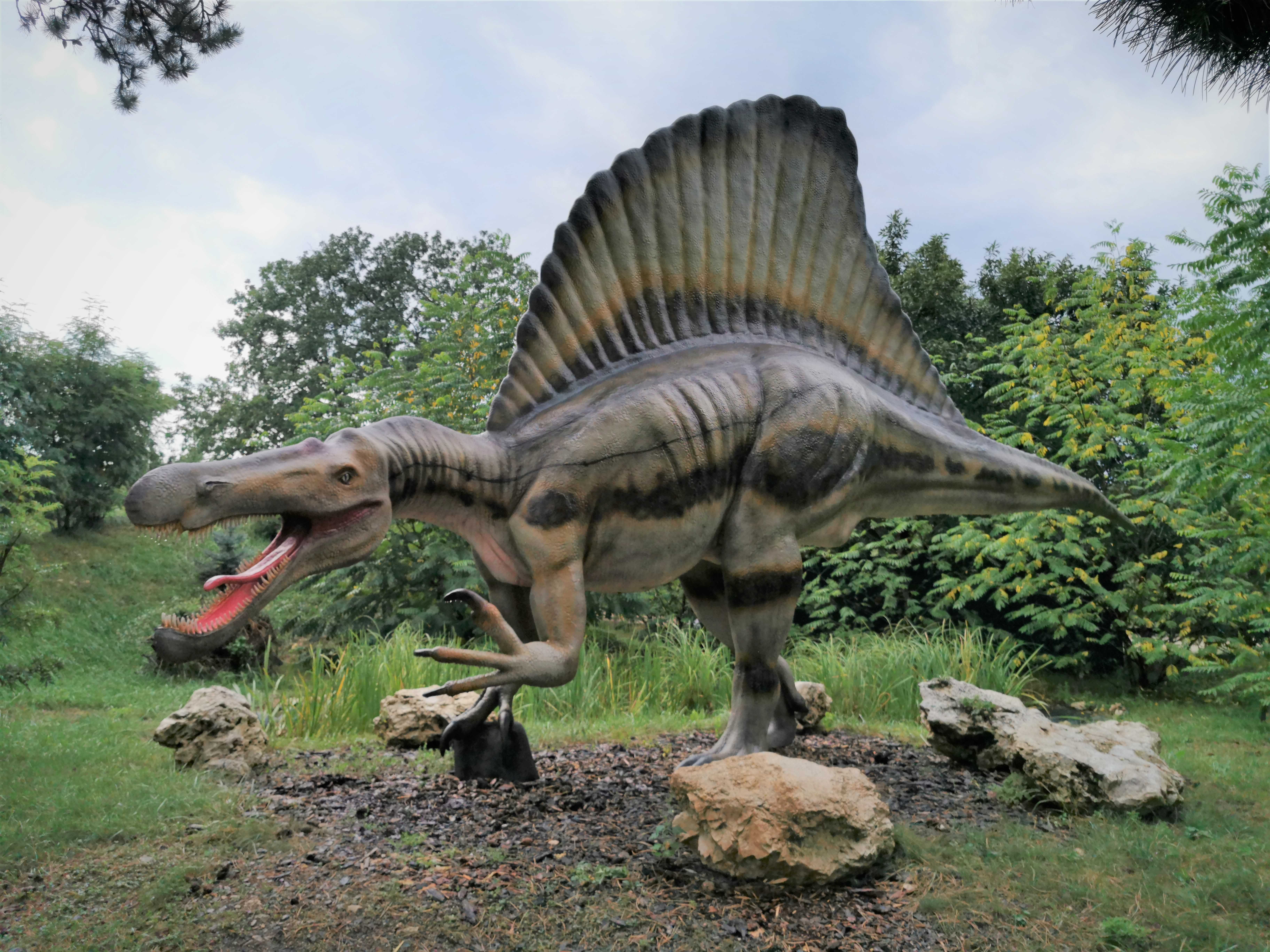 August: The Spinosaurus - Confident Performer (Image Credits: Wikimedia)