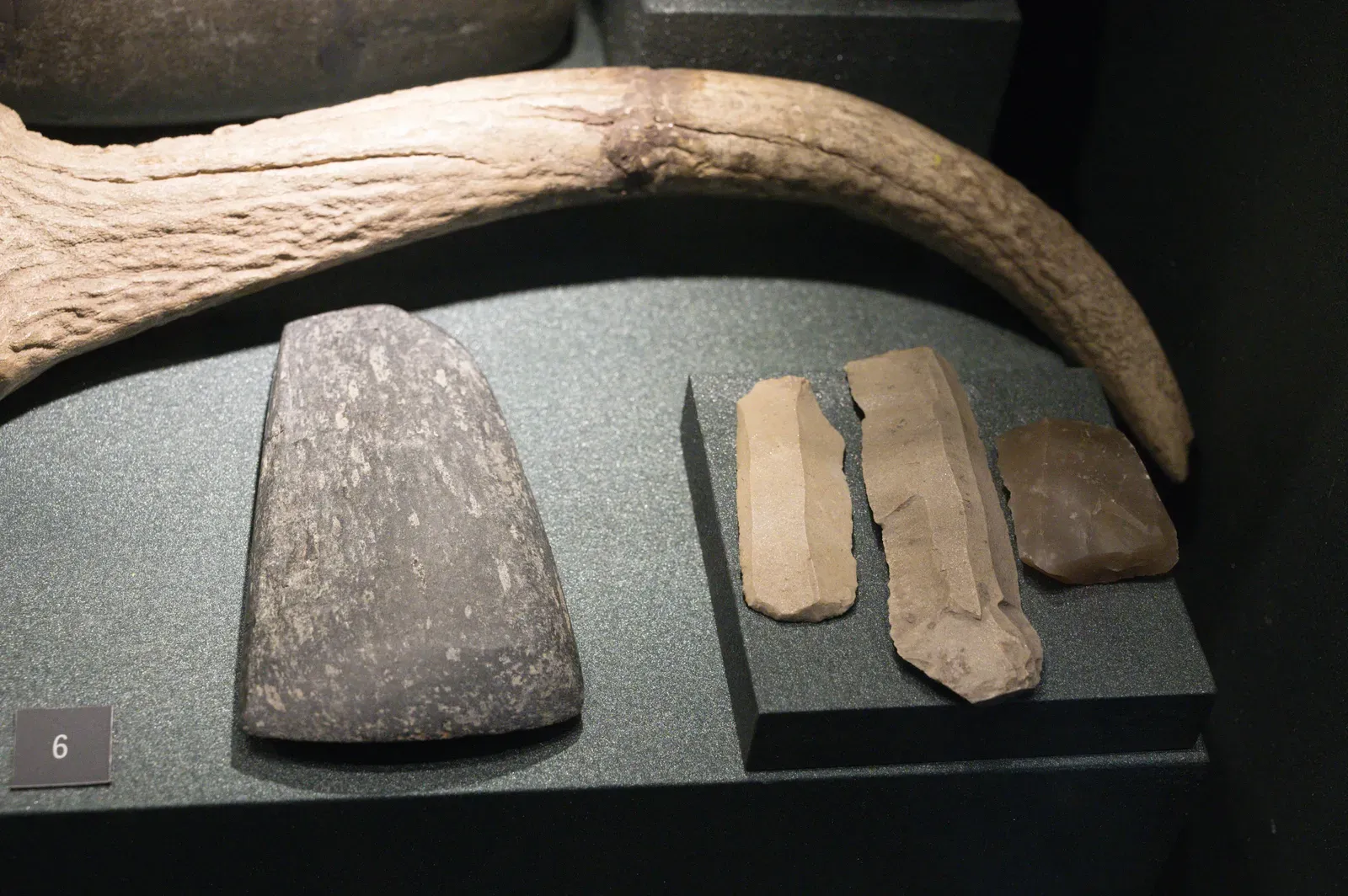 #11 - Everyday Stone Tools, Buried for Practical Use in the Afterlife (By Zde, CC BY-SA 4.0)