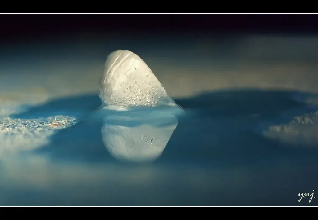 #7 Floating Ice Islands: Signs of Sugary Mixers and Late-Night Tweaks (Yogendra174, Flickr, CC BY 2.0)