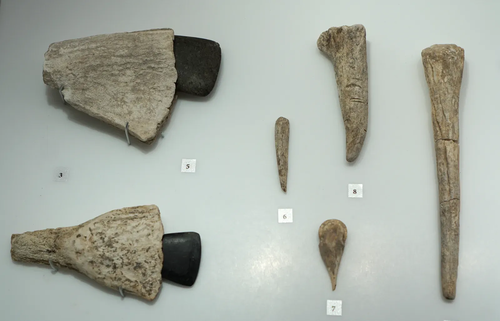 #20 - Multi-Step Glue Recipes That Predate "Modern" Humans (By Arjuno3, CC BY 4.0)