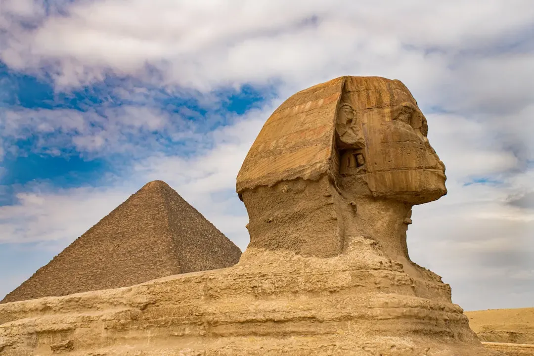 4. Rounded, “Melted” Profiles Compared With Nearby Structures (Image Credits: Unsplash)